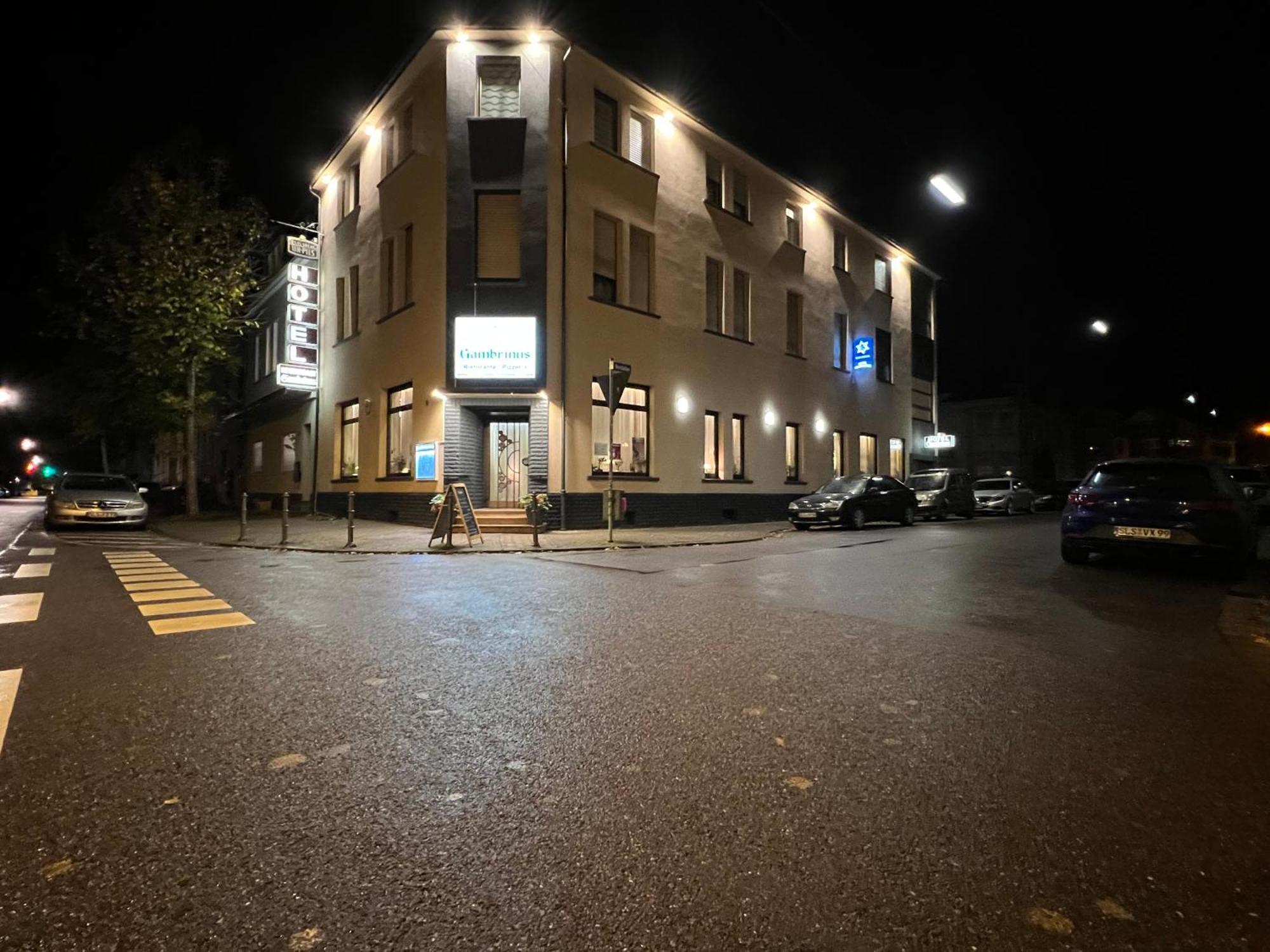 Hotel Gambrinus Диллинген-ан-дер-Саар Экстерьер фото